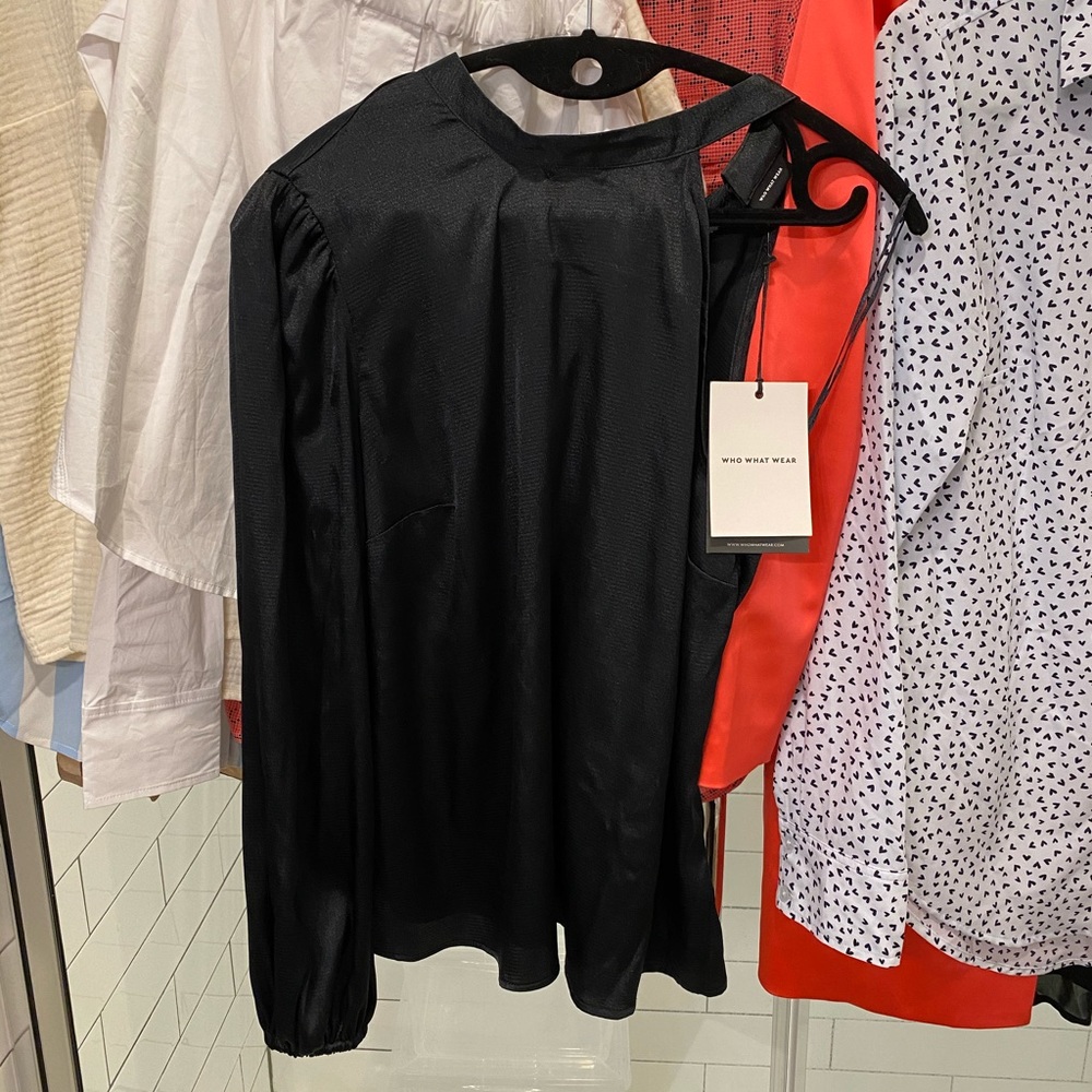 NWT Who What Wear Black One Shoulder Blouse M